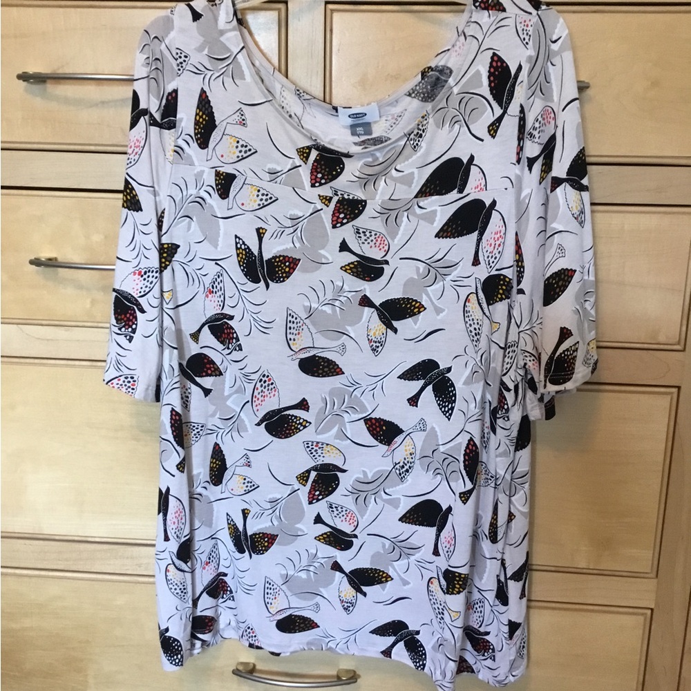 Old Navy Short Sleeve Top - Black & Tan Bird print. XXL. Stretchy rayon